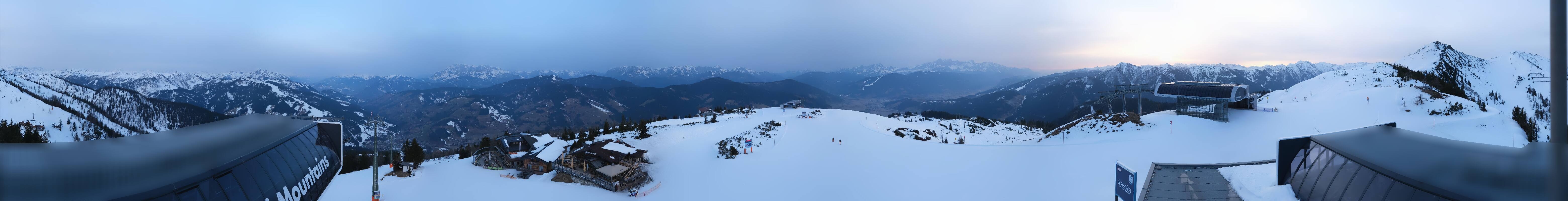 Archiv Foto Webcam Wagrain Grießenkareck - Bergstation Flying Mozart