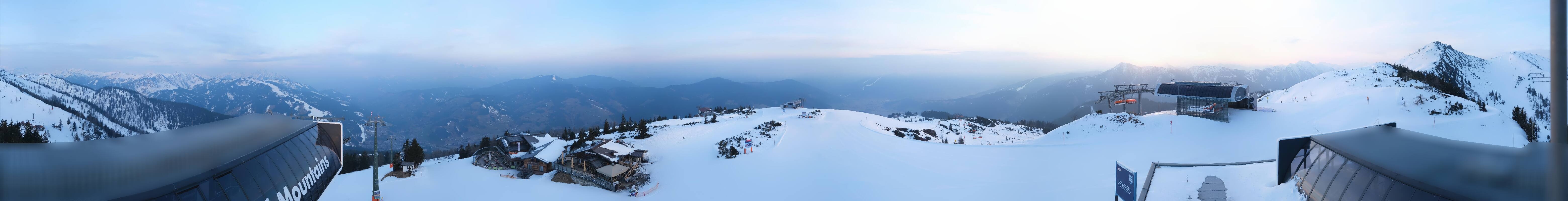 Archiv Foto Webcam Wagrain Grießenkareck - Bergstation Flying Mozart