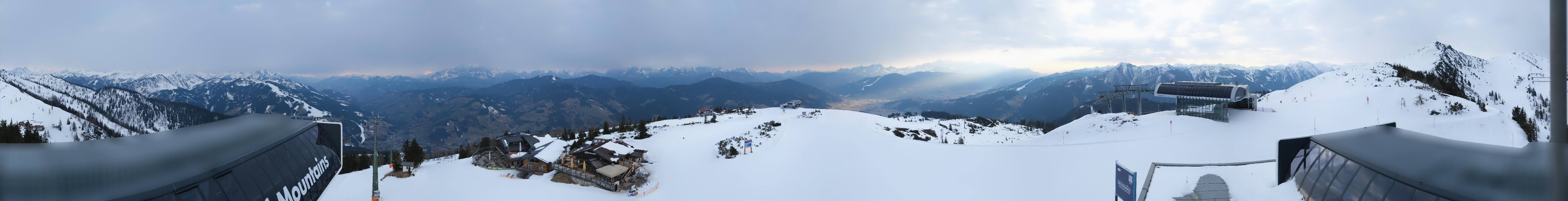 Archiv Foto Webcam Wagrain Grießenkareck - Bergstation Flying Mozart