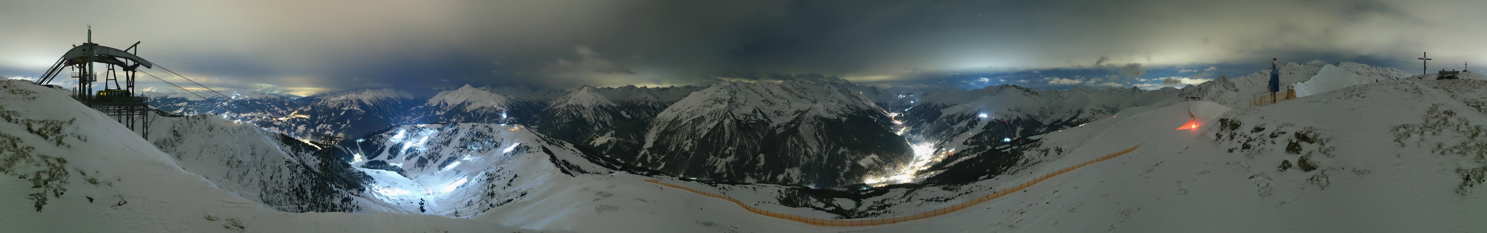 Archived image Webcam Tux - View from the Wanglspitze