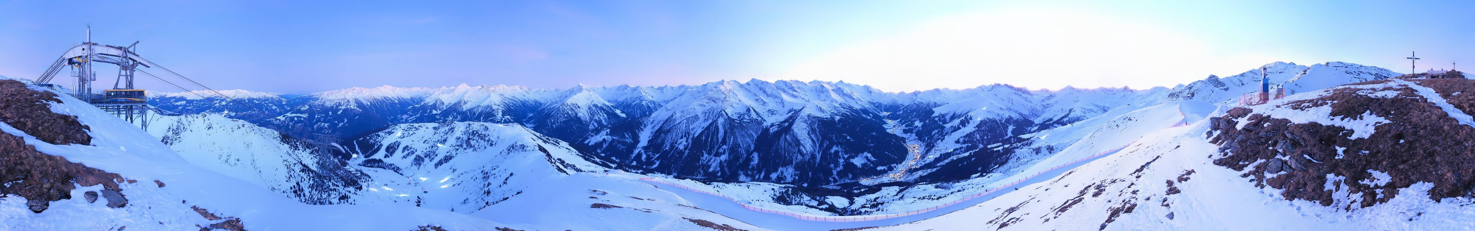 Archived image Webcam Tux - View from the Wanglspitze