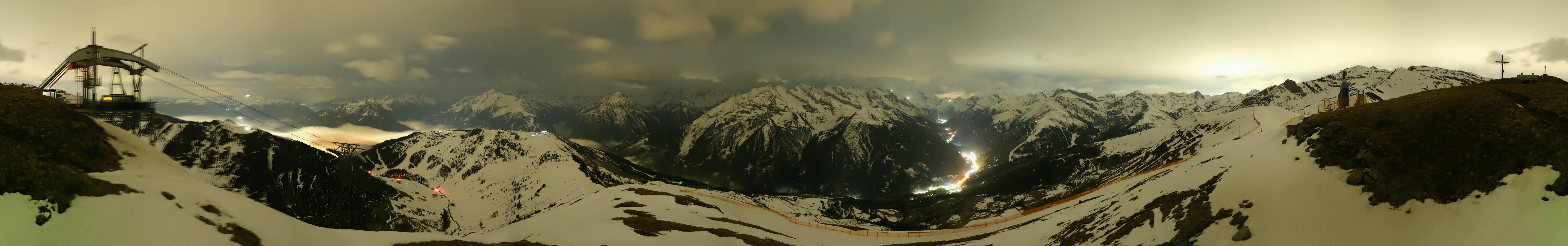 Archived image Webcam Tux - View from the Wanglspitze