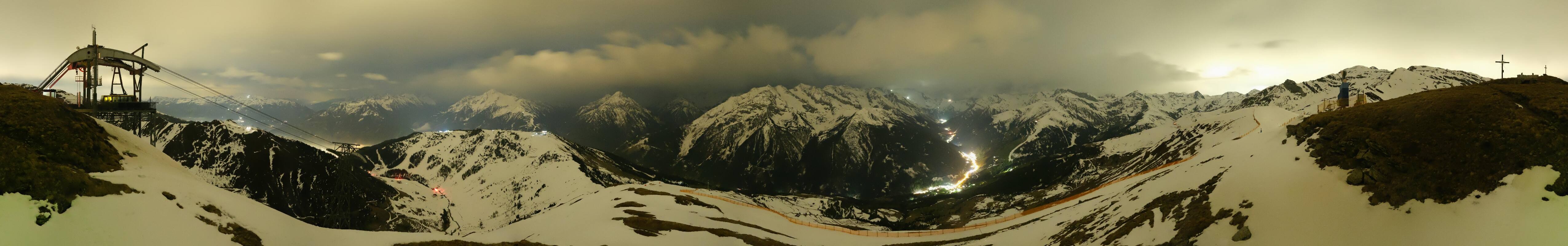 Archived image Webcam Tux - View from the Wanglspitze