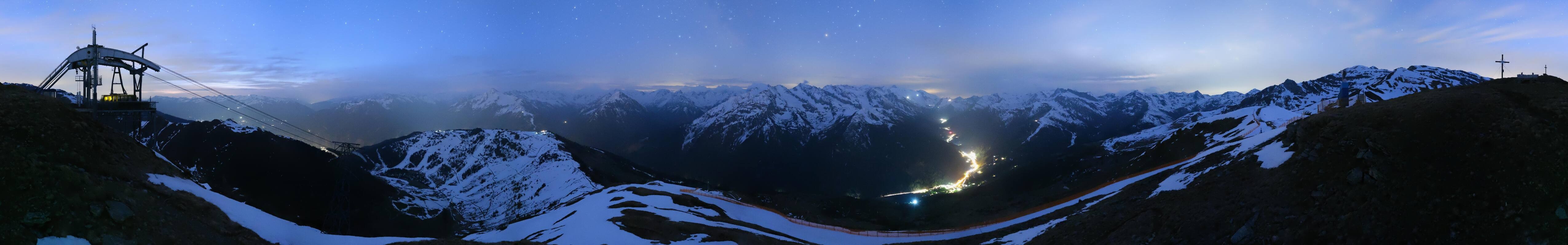 Archived image Webcam Tux - View from the Wanglspitze