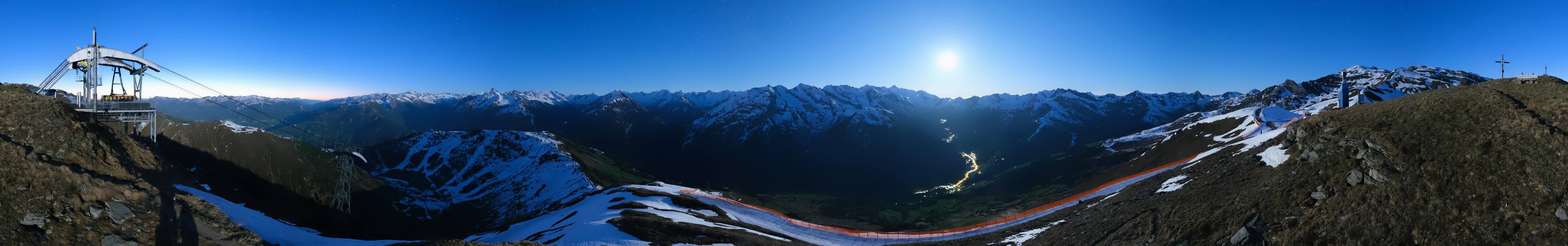Archived image Webcam Tux - View from the Wanglspitze