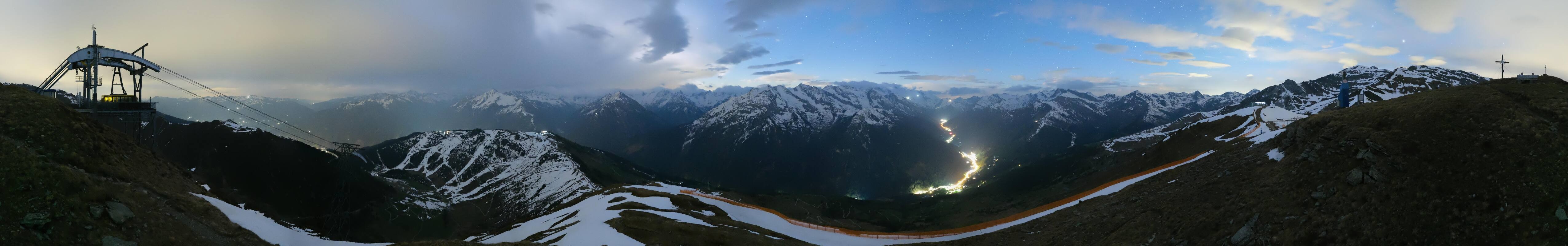 Archived image Webcam Tux - View from the Wanglspitze