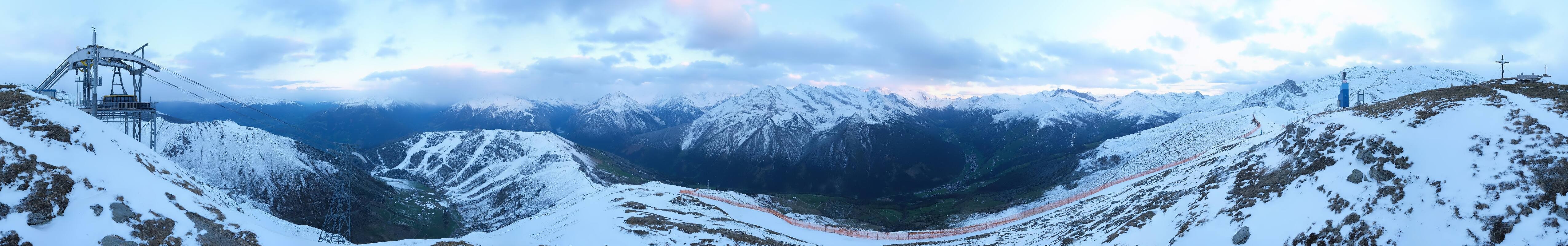 Archived image Webcam Tux - View from the Wanglspitze