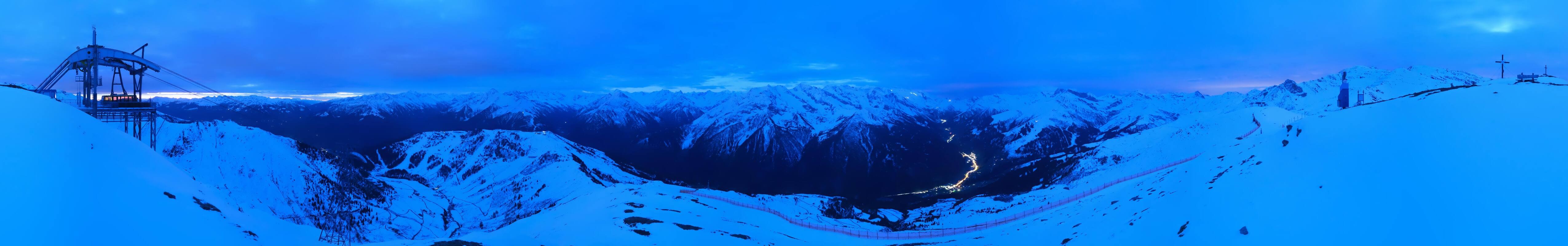 Archived image Webcam Tux - View from the Wanglspitze