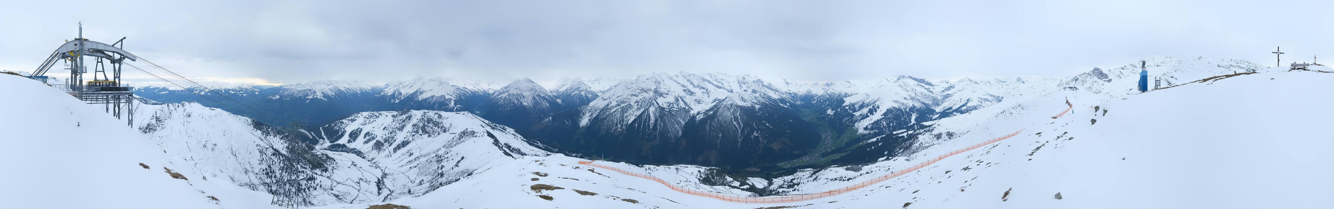 Archived image Webcam Tux - View from the Wanglspitze