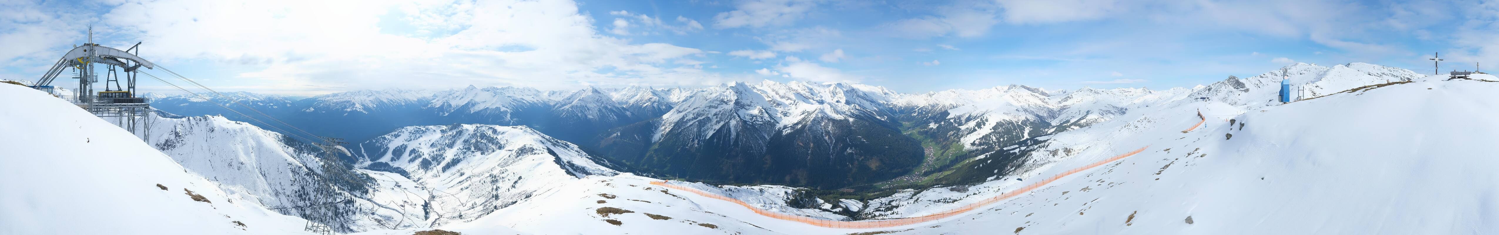 Archived image Webcam Tux - View from the Wanglspitze