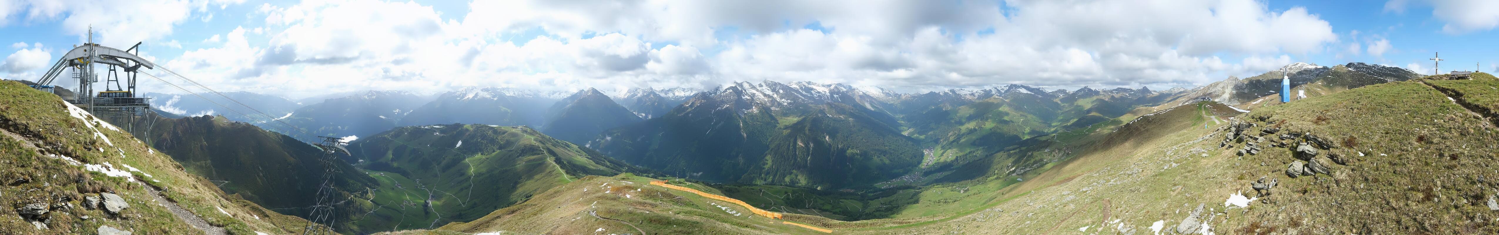 Archived image Webcam Tux - View from the Wanglspitze