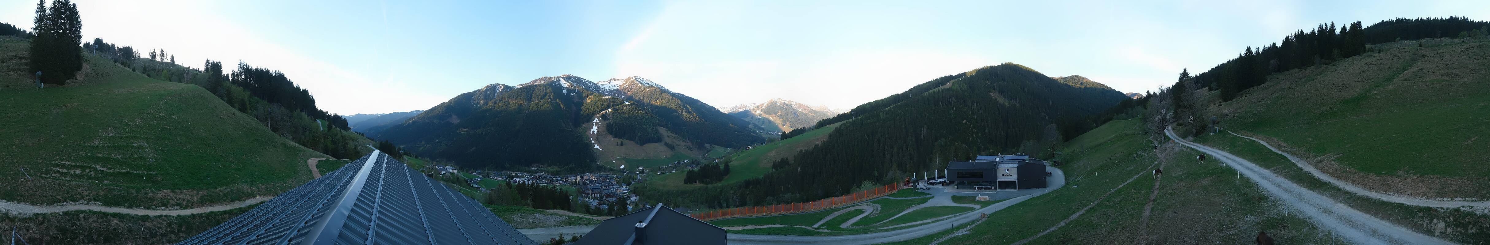 Archived image Webcam Saalbach - View from the Maisalm
