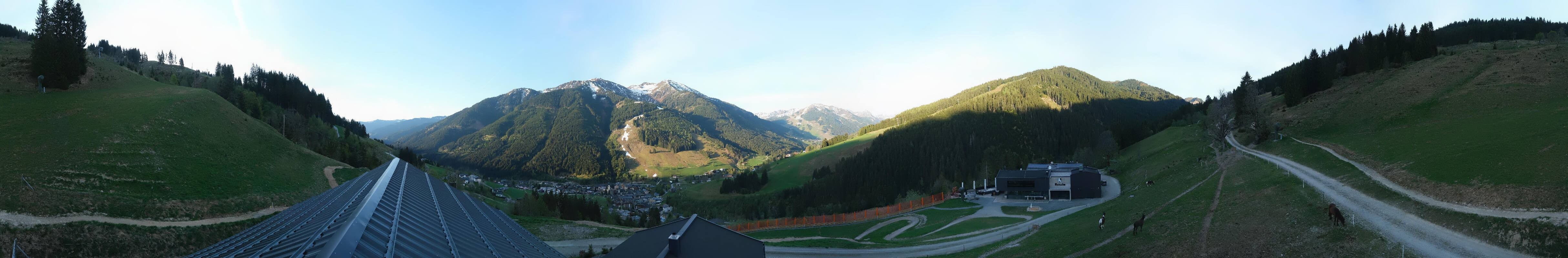 Archived image Webcam Saalbach - View from the Maisalm