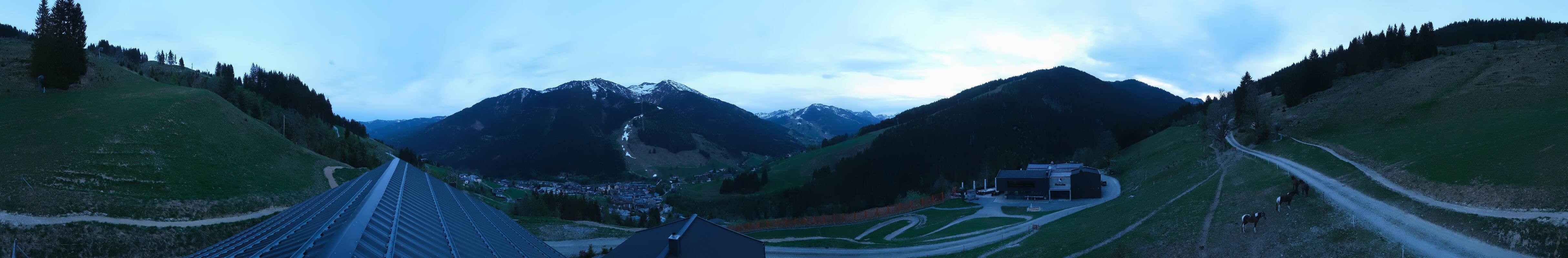 Archived image Webcam Saalbach - View from the Maisalm