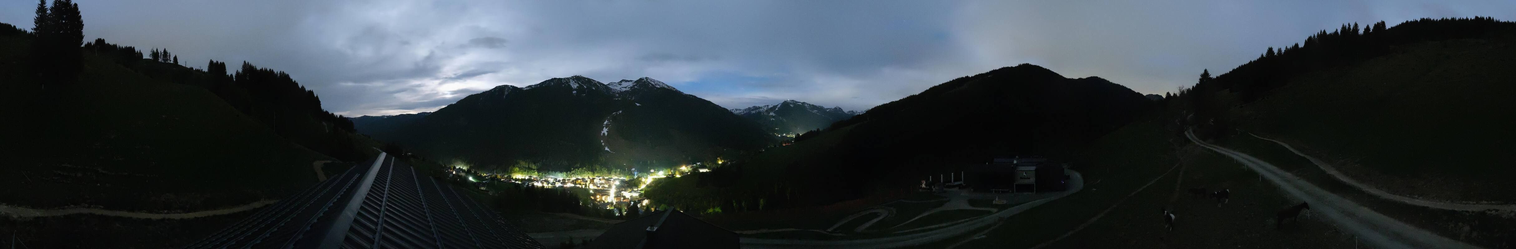 Archived image Webcam Saalbach - View from the Maisalm