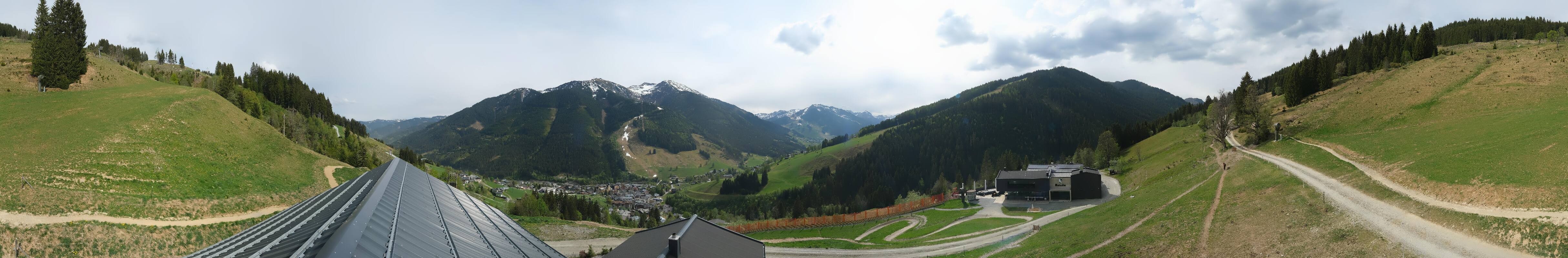 Archived image Webcam Saalbach - View from the Maisalm