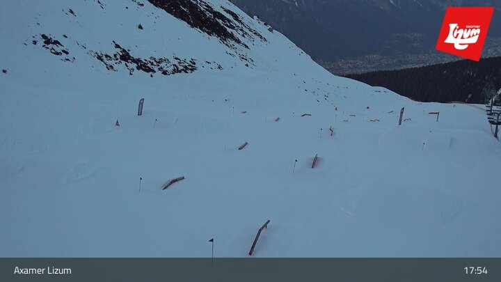 Archiv Foto Webcam Axamer Lizum - Karleitenlift Bergstation