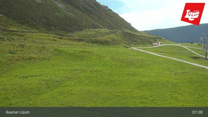 Archiv Foto Webcam Axamer Lizum - Karleitenlift Bergstation