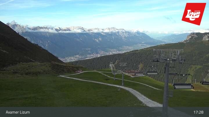 Archiv Foto Webcam Axamer Lizum - Karleitenlift Bergstation