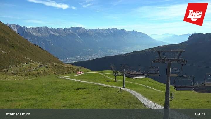 Archiv Foto Webcam Axamer Lizum - Karleitenlift Bergstation