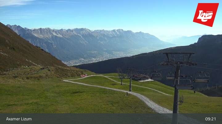Archiv Foto Webcam Axamer Lizum - Karleitenlift Bergstation