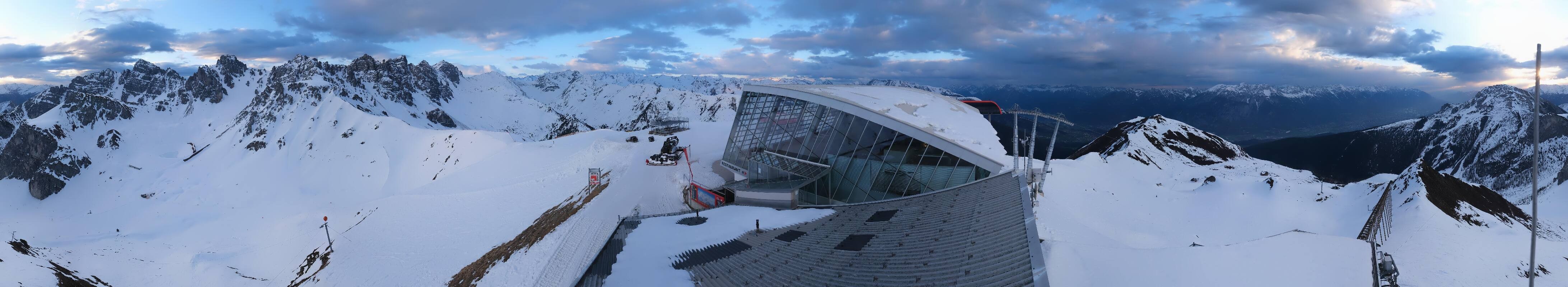 Archiv Foto Webcam Axamer Lizum: Bergstation Olympiabahn