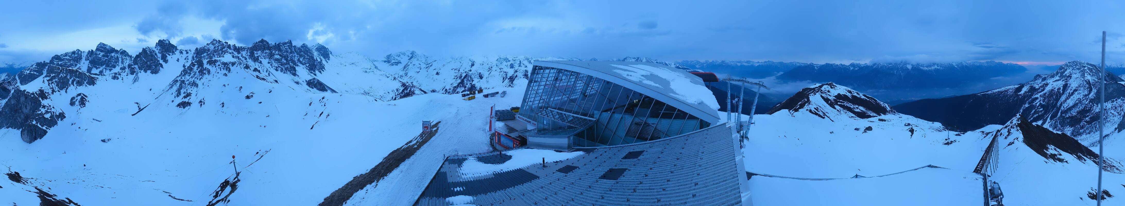 Archived image Webcam Axamer Lizum: Top station Olympia funicular