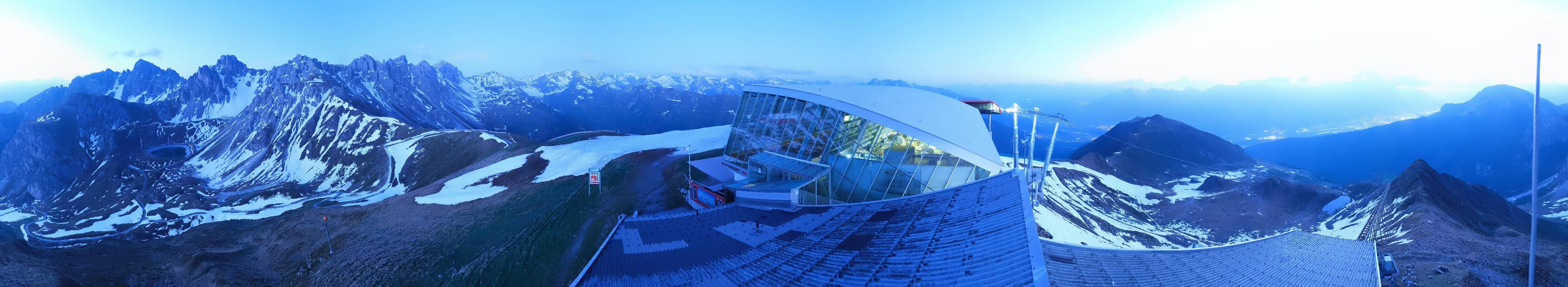 Archived image Webcam Axamer Lizum: Top station Olympia funicular
