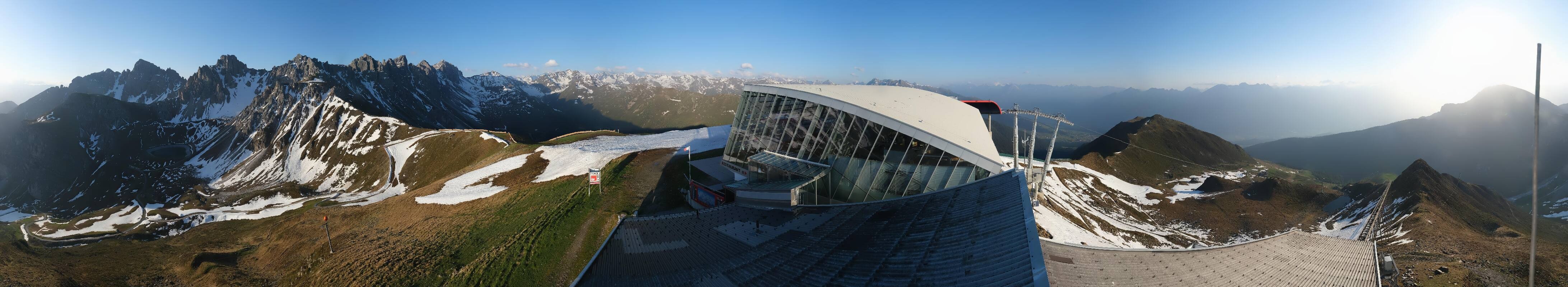 Archived image Webcam Axamer Lizum: Top station Olympia funicular