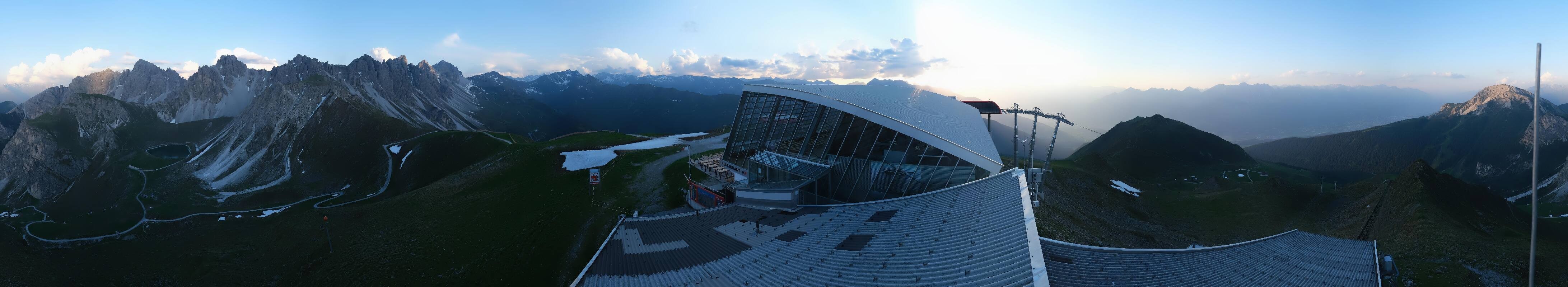 Archiv Foto Webcam Axamer Lizum: Bergstation Olympiabahn