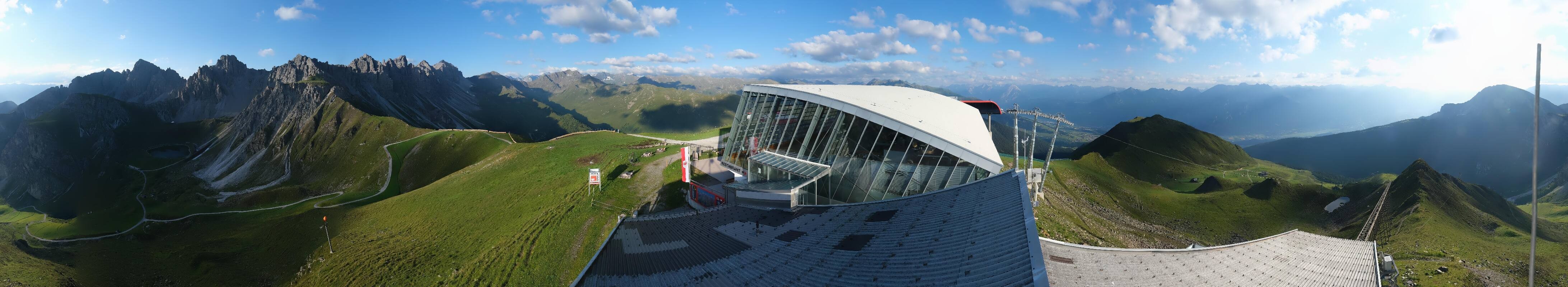Archived image Webcam Axamer Lizum: Top station Olympia funicular