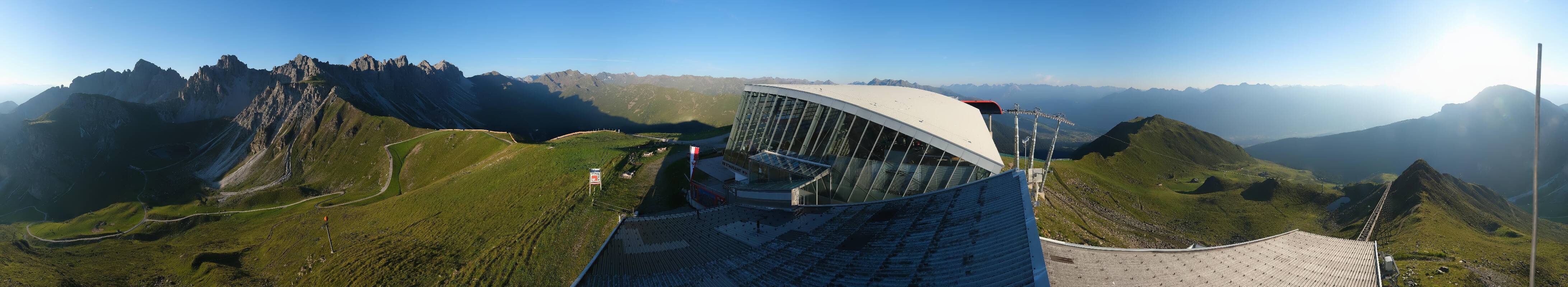 Archived image Webcam Axamer Lizum: Top station Olympia funicular