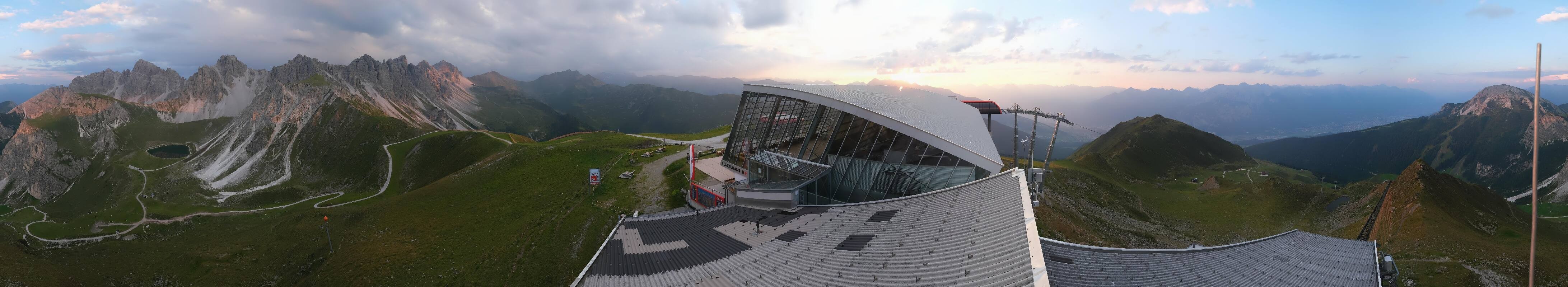 Archiv Foto Webcam Axamer Lizum: Bergstation Olympiabahn