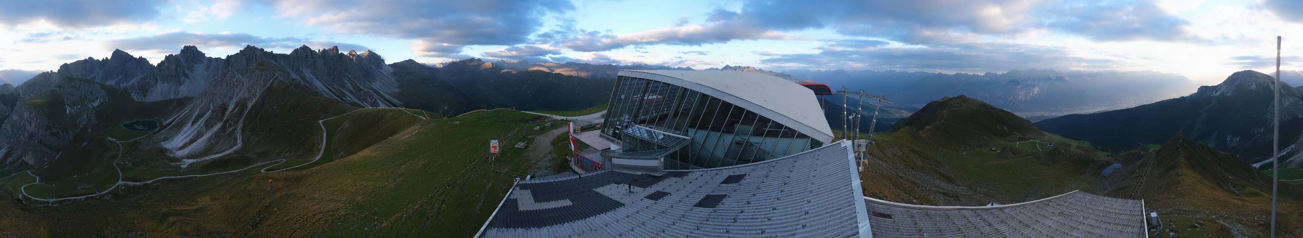 Archived image Webcam Axamer Lizum: Top station Olympia funicular