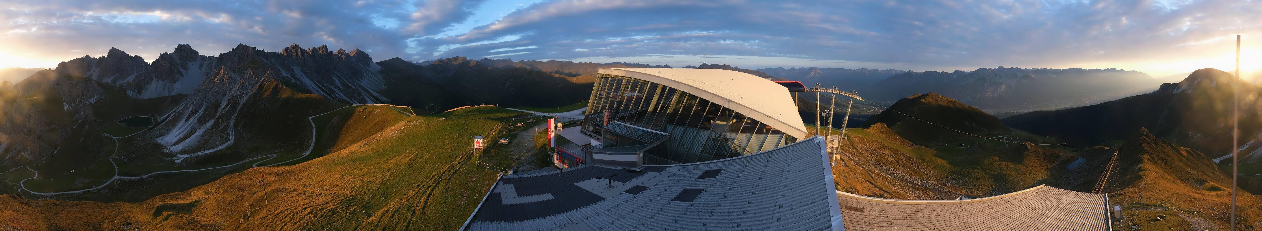 Archiv Foto Webcam Axamer Lizum: Bergstation Olympiabahn