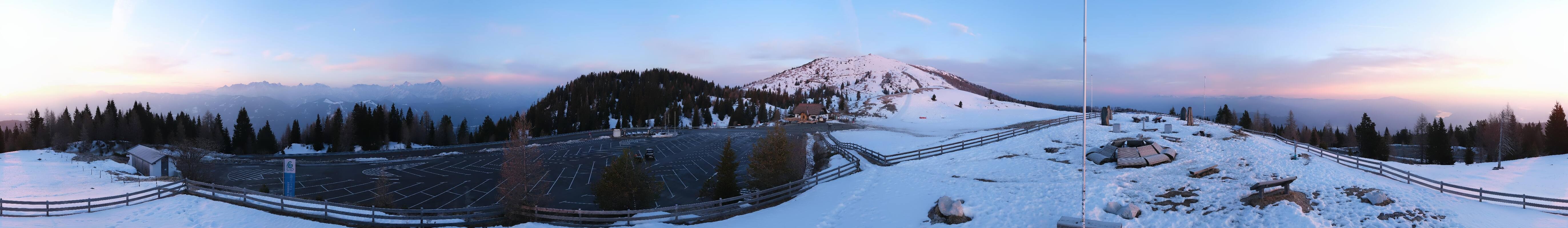 Archived image Webcam Villach Alpine Road - Viewpoint Rosstratten