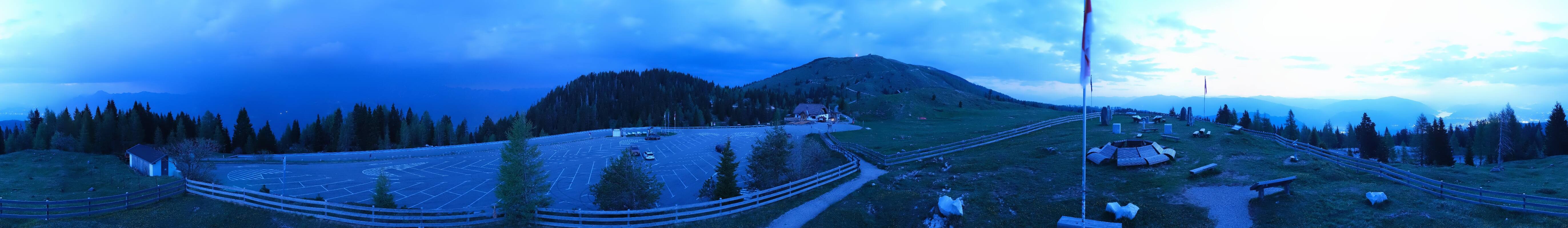 Archived image Webcam Villach Alpine Road - Viewpoint Rosstratten