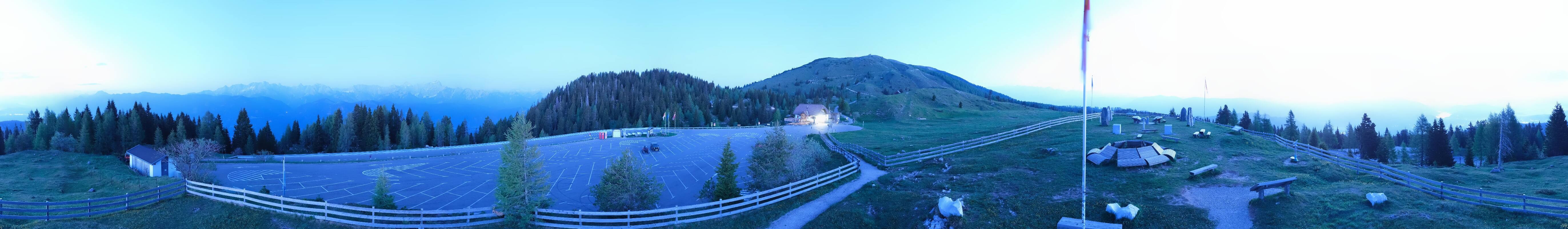 Archived image Webcam Villach Alpine Road - Viewpoint Rosstratten