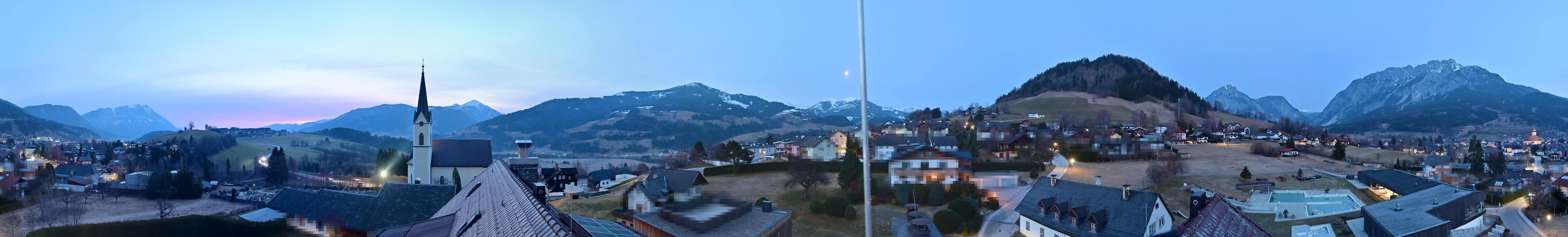 Archiv Foto Webcam Gröbming: Kirche und Panoramabad