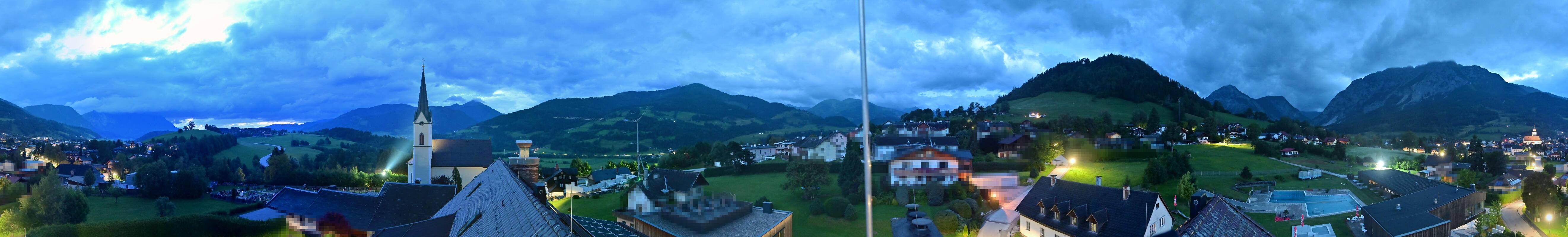 Archiv Foto Webcam Gröbming: Kirche und Panoramabad