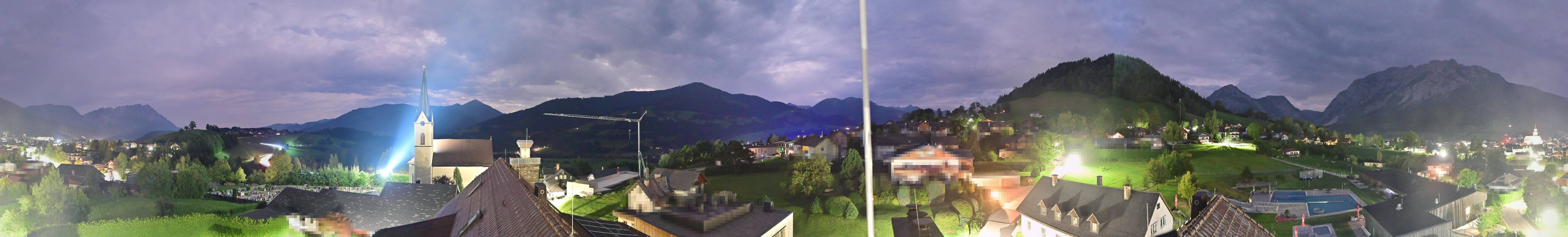 Archiv Foto Webcam Gröbming: Kirche und Panoramabad