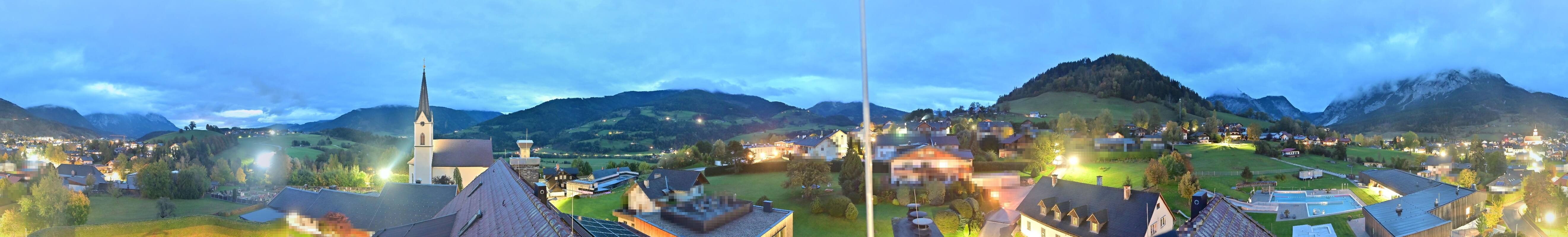 Archiv Foto Webcam Gröbming: Kirche und Panoramabad