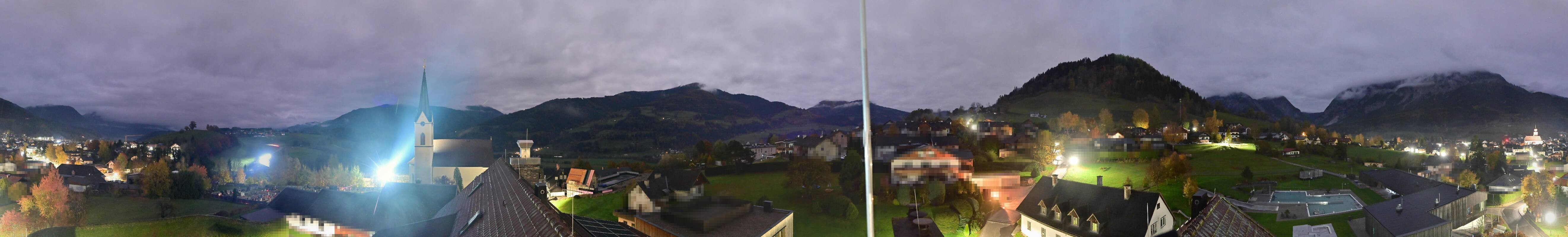 Archiv Foto Webcam Gröbming: Kirche und Panoramabad