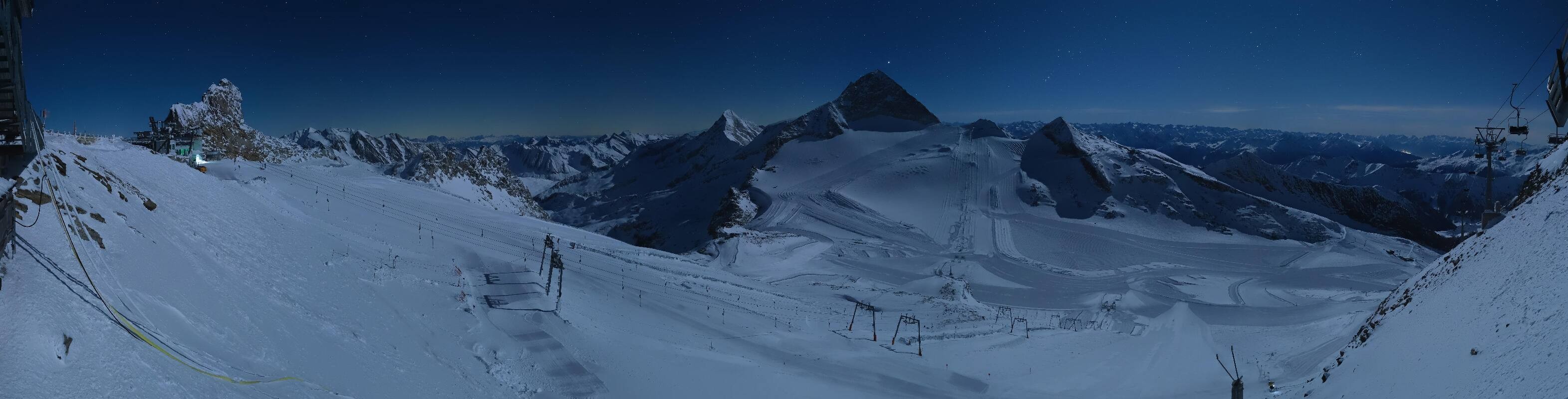 Archived image Webcam Hintertux Glacier - View from Gefrorene Wand