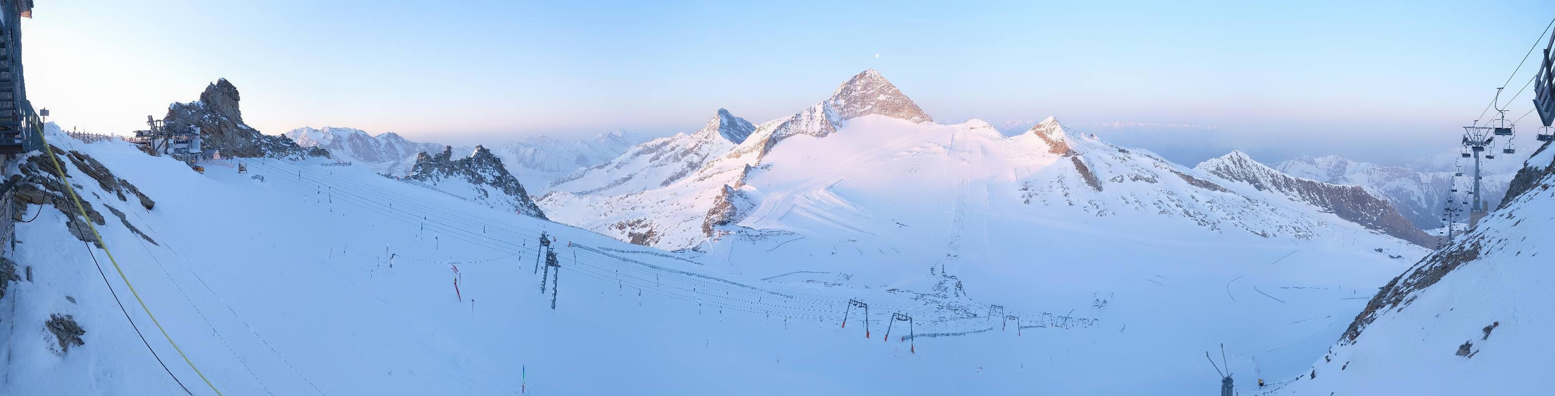 Archived image Webcam Hintertux Glacier - View from Gefrorene Wand