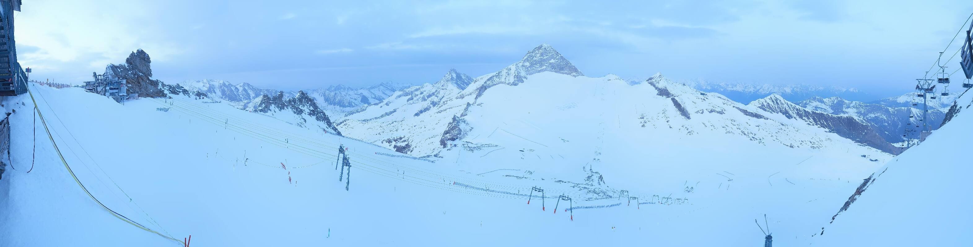 Archived image Webcam Hintertux Glacier - View from Gefrorene Wand