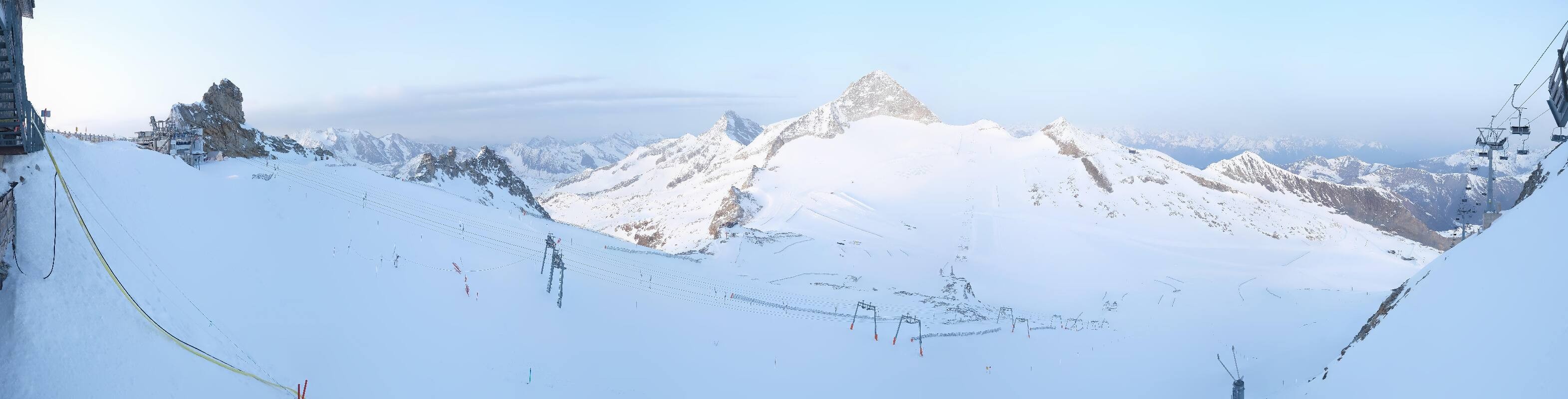 Archived image Webcam Hintertux Glacier - View from Gefrorene Wand