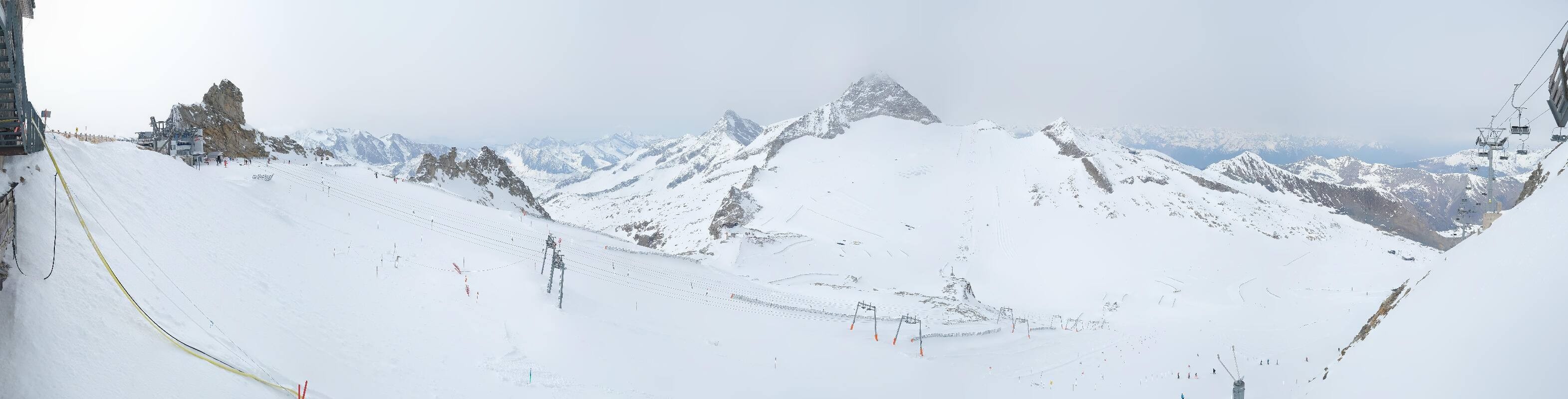 Archived image Webcam Hintertux Glacier - View from Gefrorene Wand