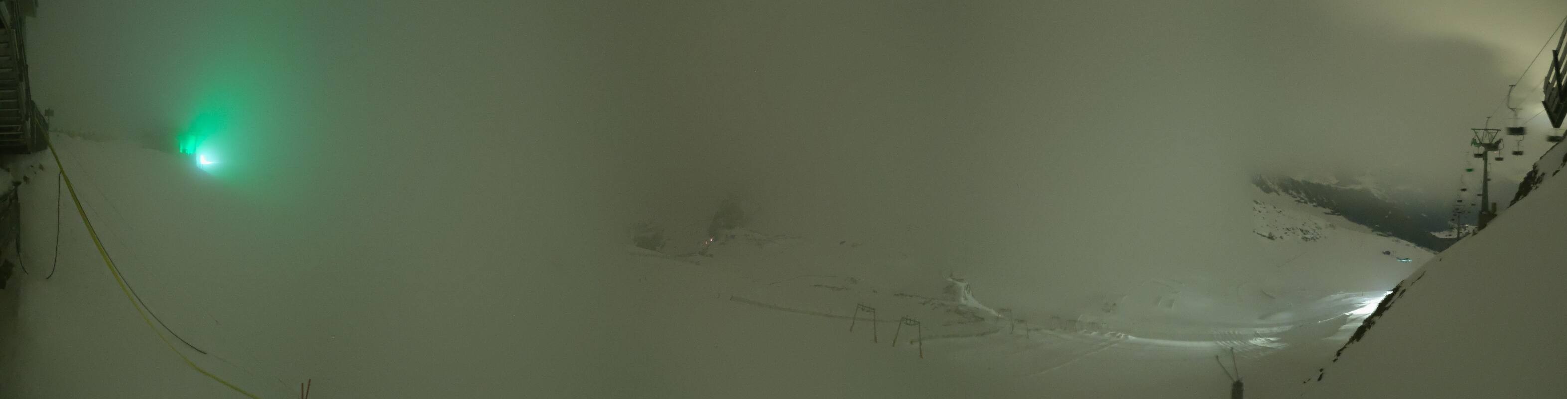 Archived image Webcam Hintertux Glacier - View from Gefrorene Wand