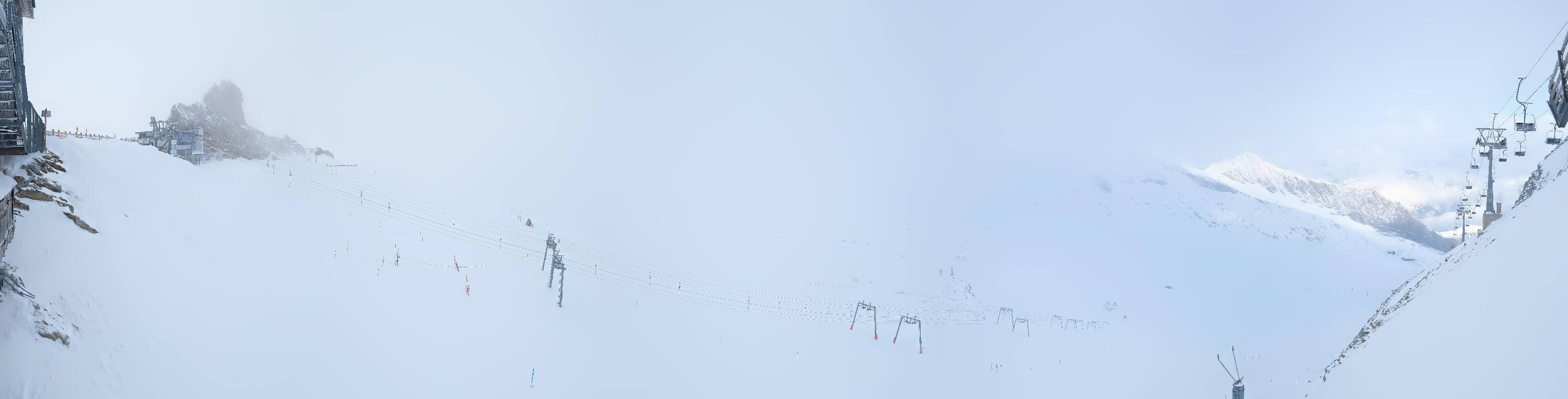 Archived image Webcam Hintertux Glacier - View from Gefrorene Wand
